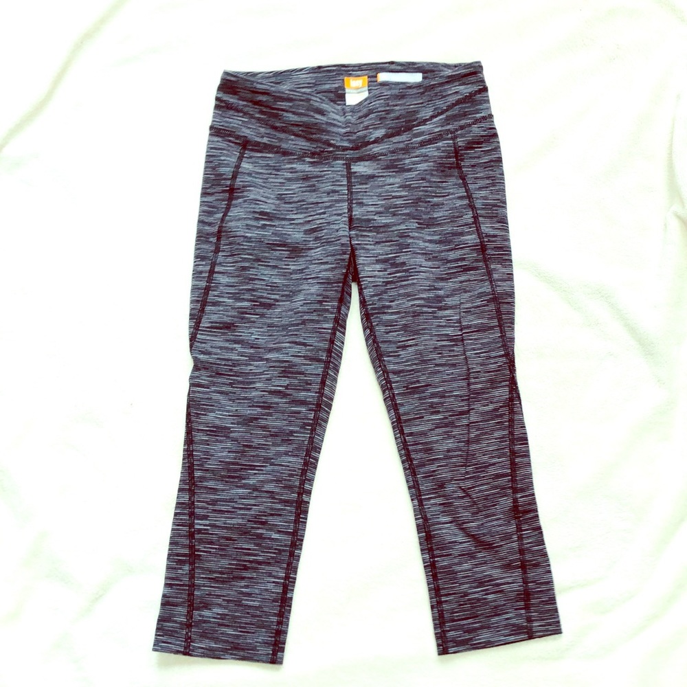 Lucy Capri yoga pants